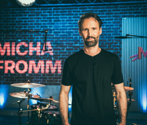 Micha Fromm - Lehrbuchautor, Live- & Studiodrummer, Educator